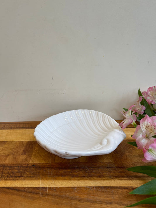 Vintage Shell Dish | Mid Century Shell Bowl | Shell Shaped Dish | Vintage Trinket Dish | Vintage She’ll Shaped Bowl | Shell Serving Bowl