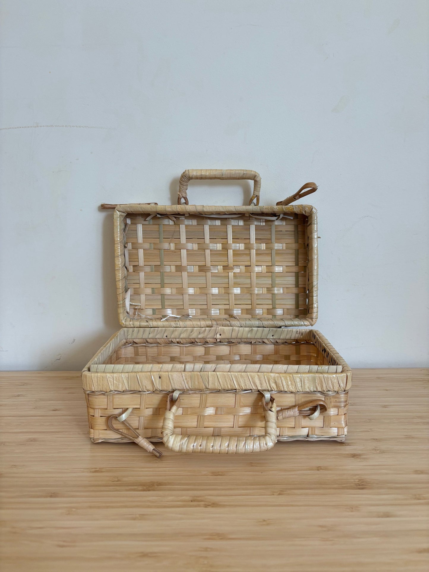 Vintage Wicker Storage Case | Wicker Trunk | Wicker Picnic Basket | Vintage Craft Storage | Vintage Box | Vintage Trunk | Vintage Briefcase